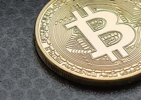 Bitcoin: Co je to? Jak funguje? Využití, jeho vývojáři a výkyvy ceny v letech 2020 a 2021